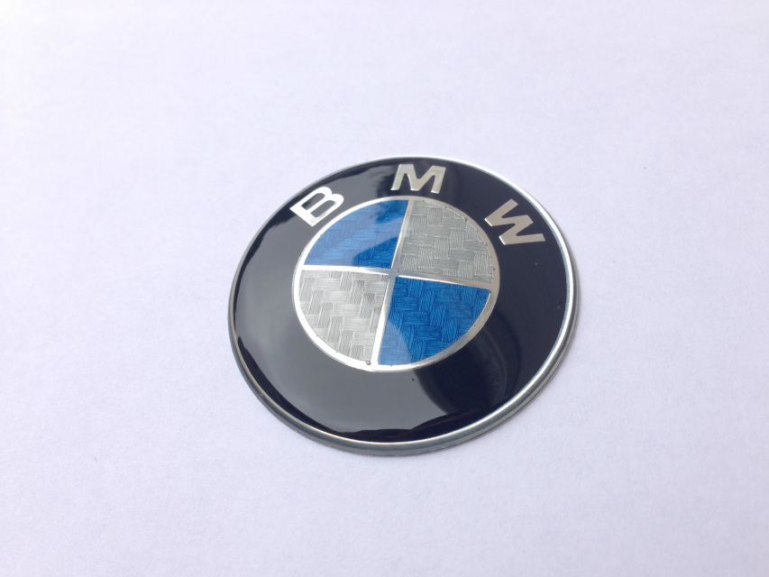 RED & BLACK CARBON 82MM FRONT & 74MM BACK BADGES EPOXY RESIN FOR BMW Pair